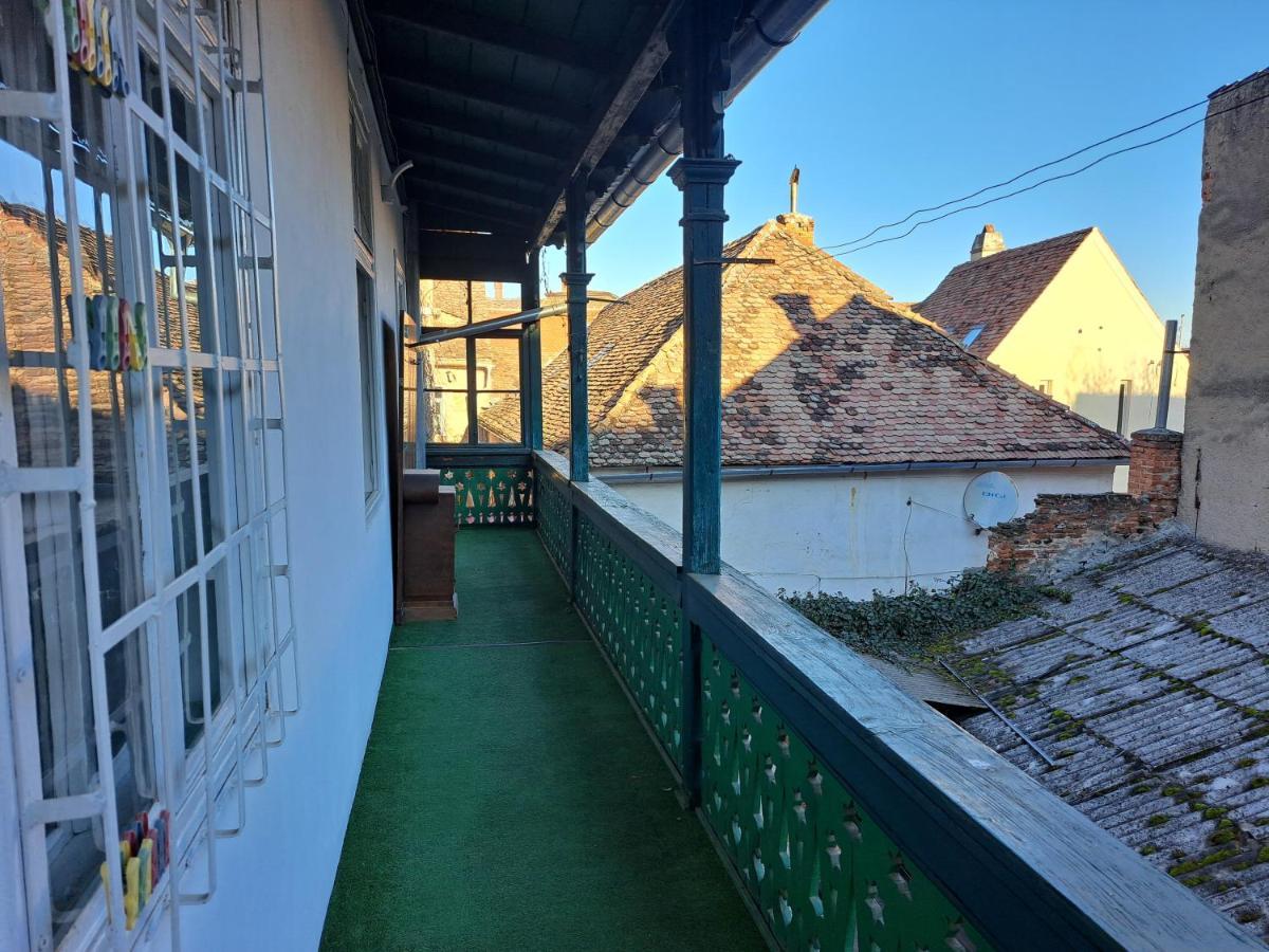 Cozy Apartment In The Heart Of Сібіу Екстер'єр фото